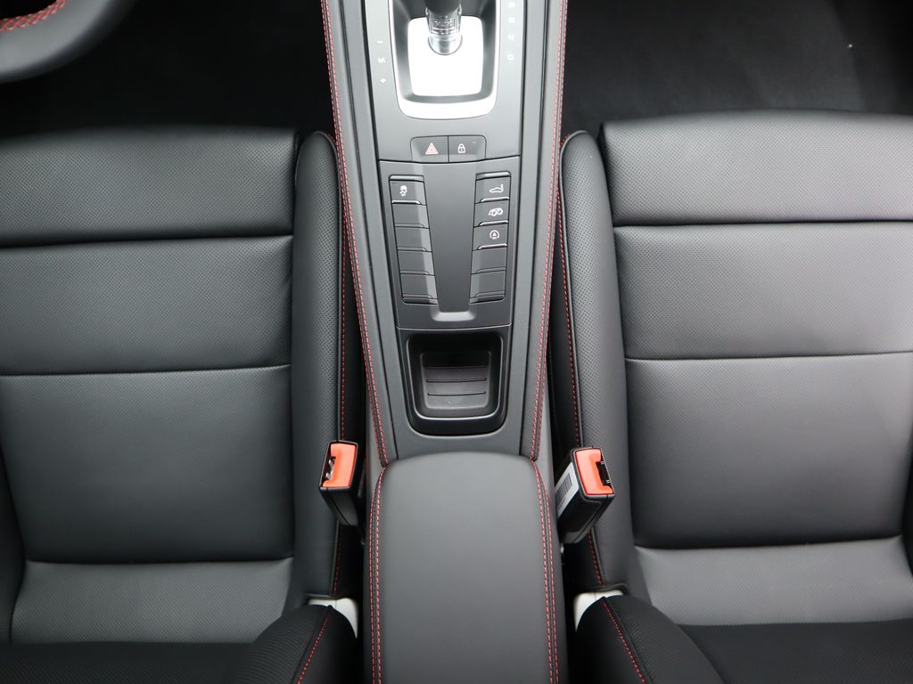 2024 Porsche 718 Cayman  17