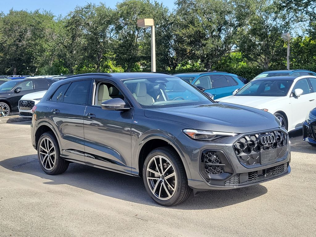 Daytona Gray Pearl Effect 2026 Audi Q5 SUV / Crossover All-Wheel Drive 7-Speed Automatic