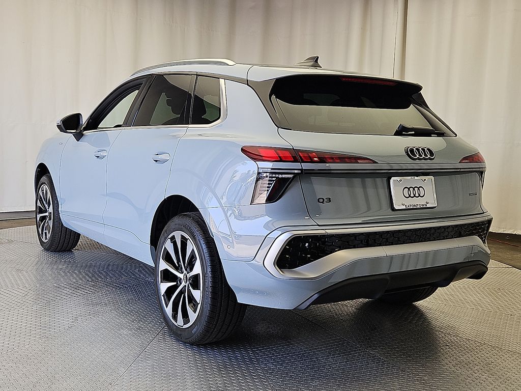 Thumbnail: 2026 Audi Q3 - 5