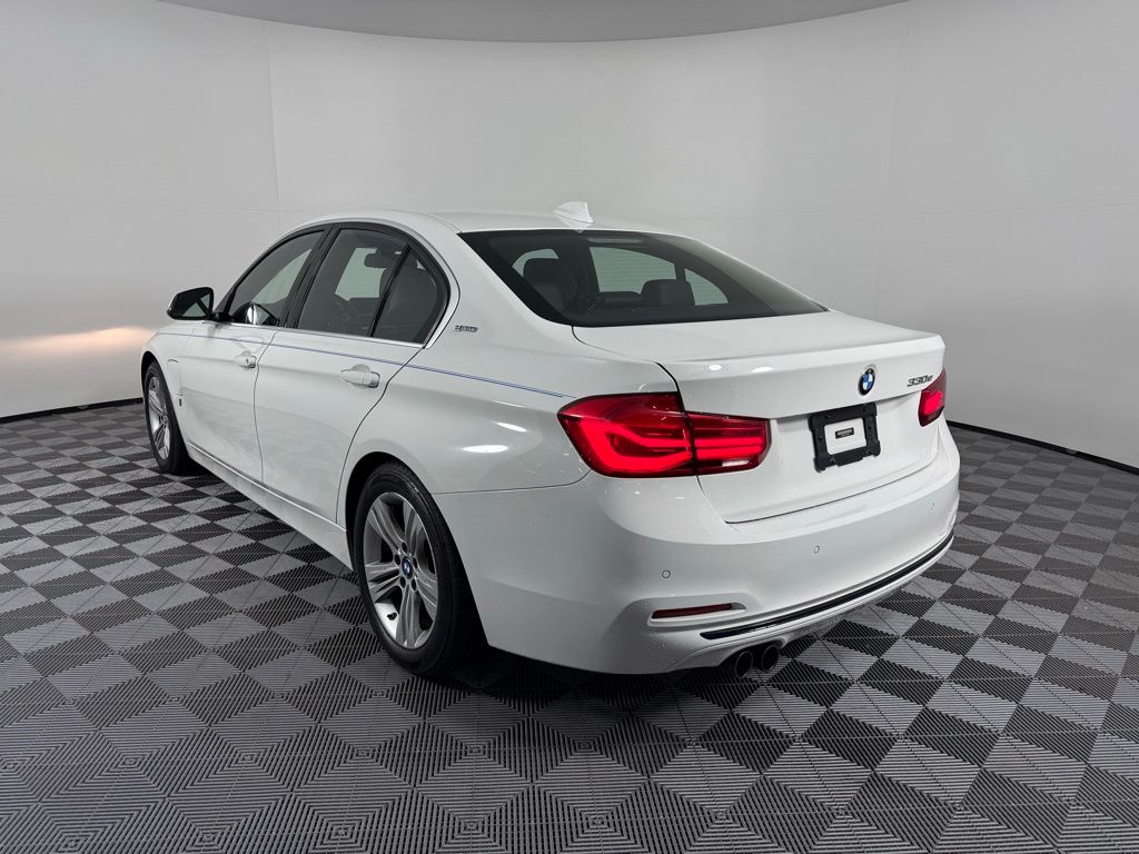 Thumbnail: 2017 BMW 3 Series - 6
