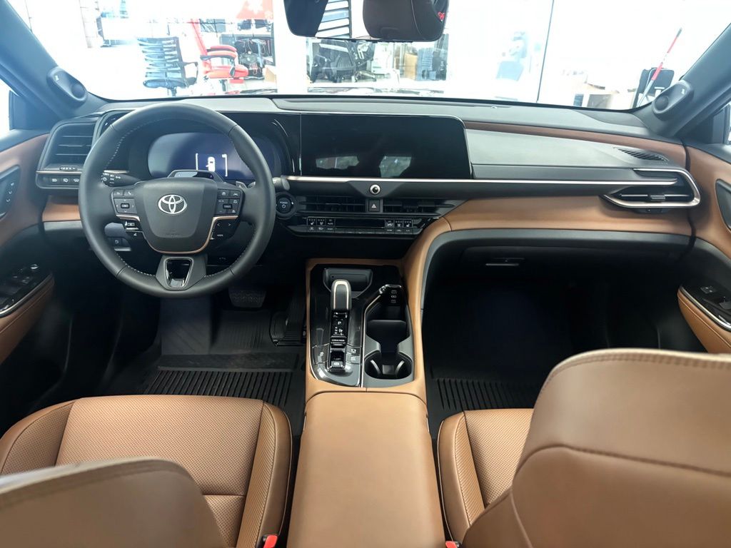 2026 Toyota Crown Signia Limited - Photo 20