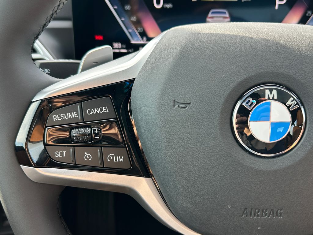 Thumbnail: 2025 BMW 3 Series - 19