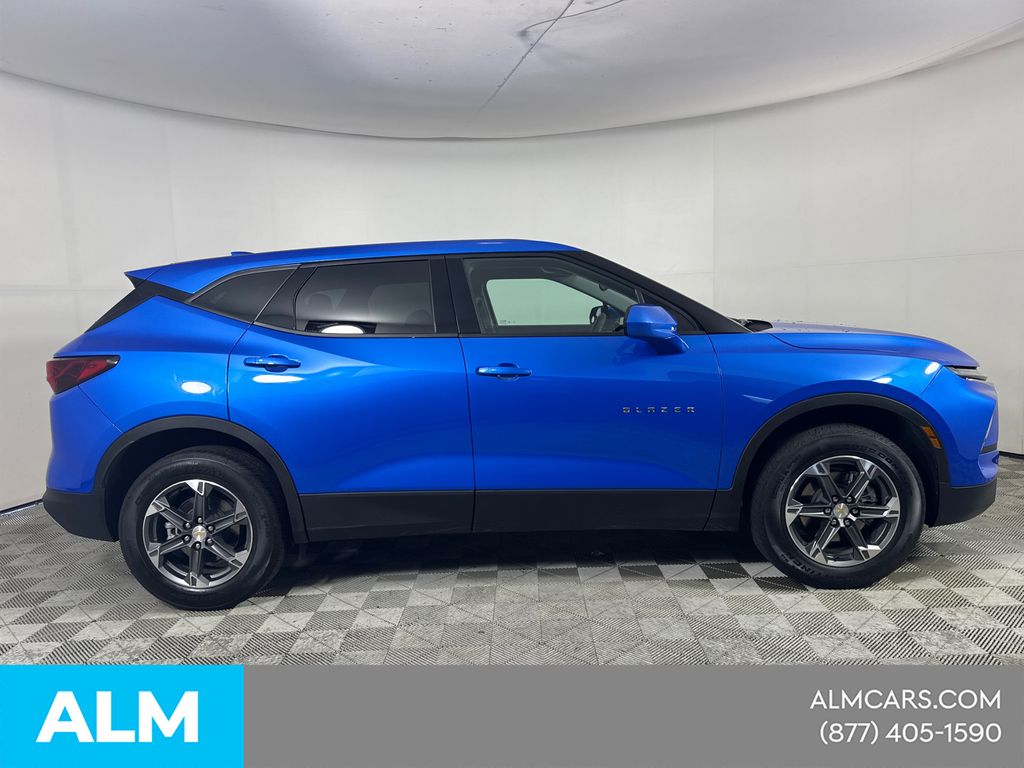 Used 2025 Blue Chevrolet LT image 6