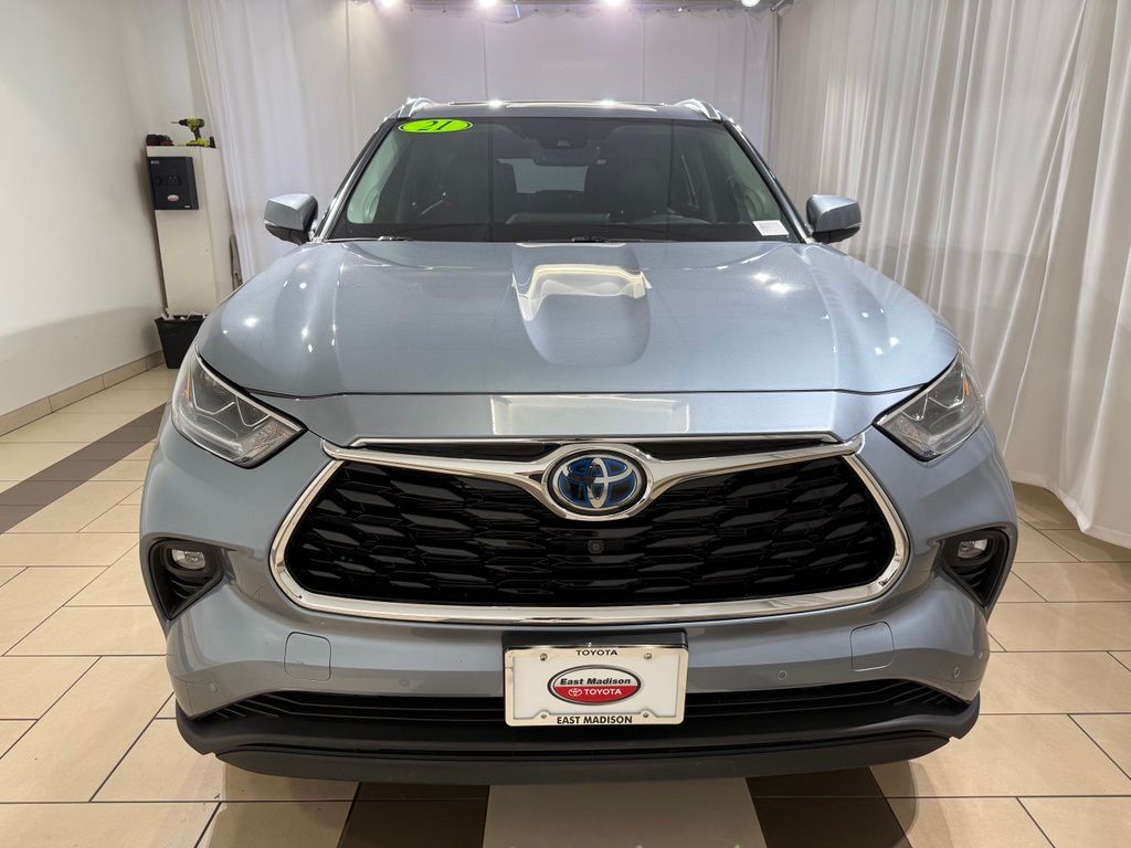 Thumbnail: 2021 Toyota Highlander - 8