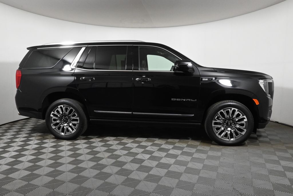 2024 GMC Yukon Denali Ultimate 8