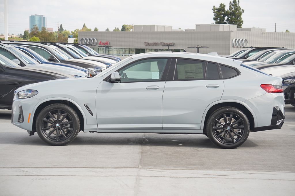 2025 BMW X4 xDrive30i 4