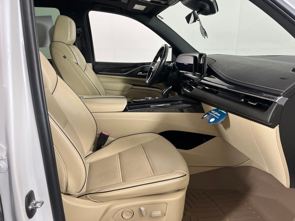 Thumbnail: 2022 Cadillac Escalade - 5