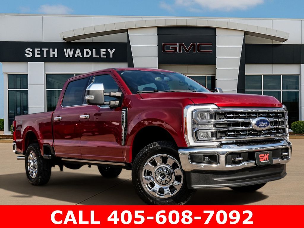 Rapid Red Metallic Tinted Clearcoat 2023 Ford F-250 Super Duty Lariat Crew Cab 4WD Pickup Truck Four-Wheel Drive Automatic