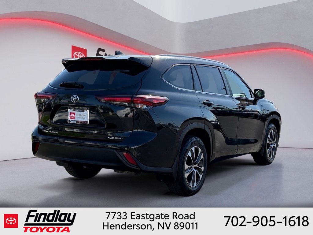 Used 2024 Toyota Highlander SUV