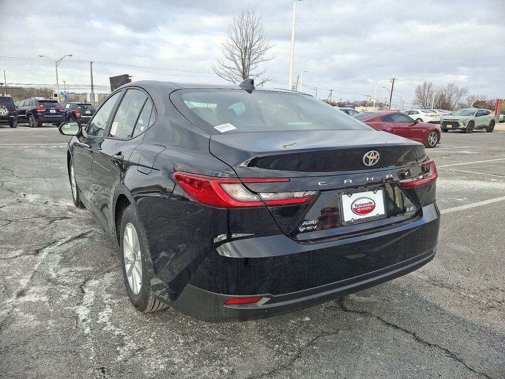 2025 Toyota Camry LE 3