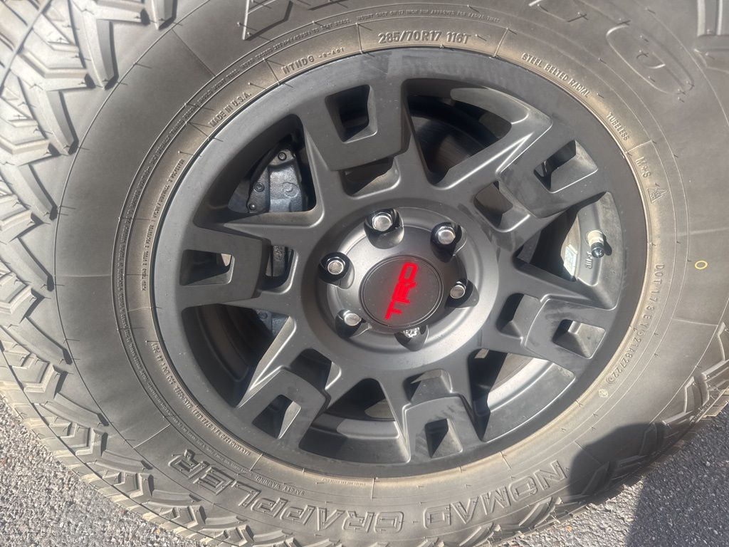 Thumbnail: 2019 Toyota Tacoma - 6