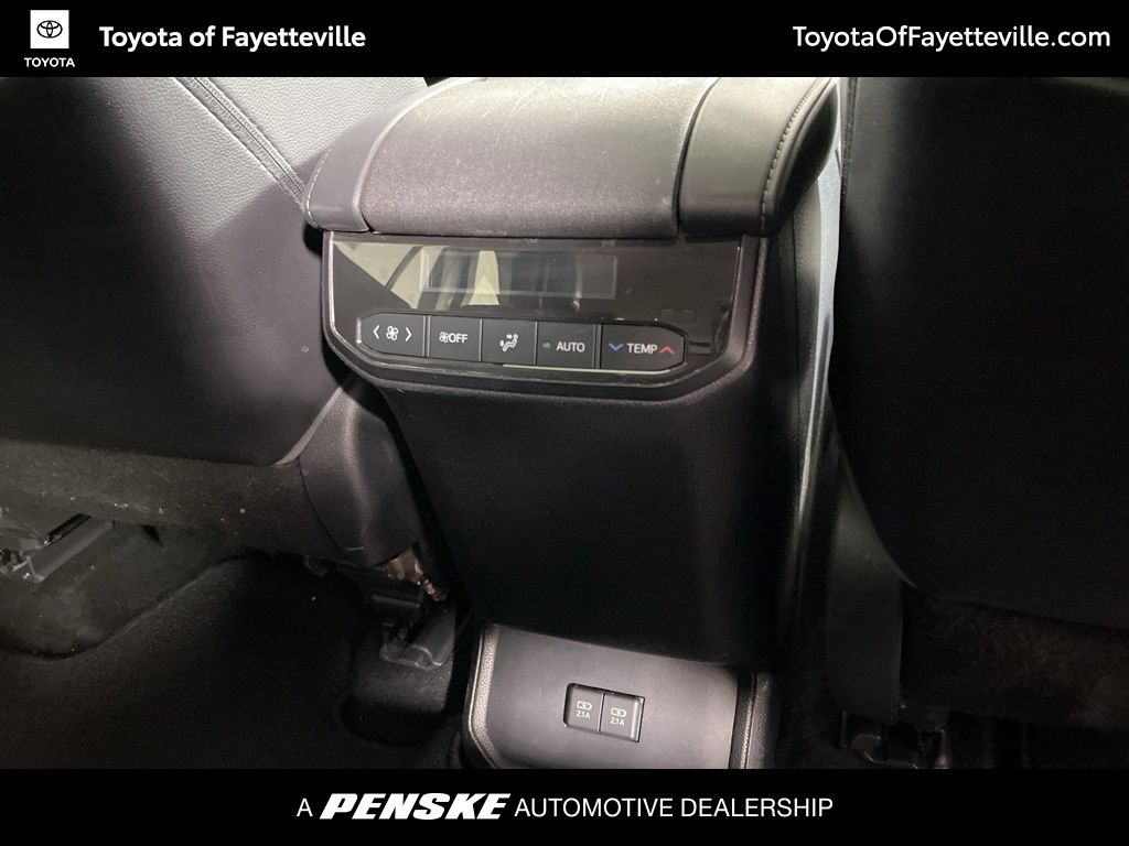 Thumbnail: 2021 Toyota Highlander - 17