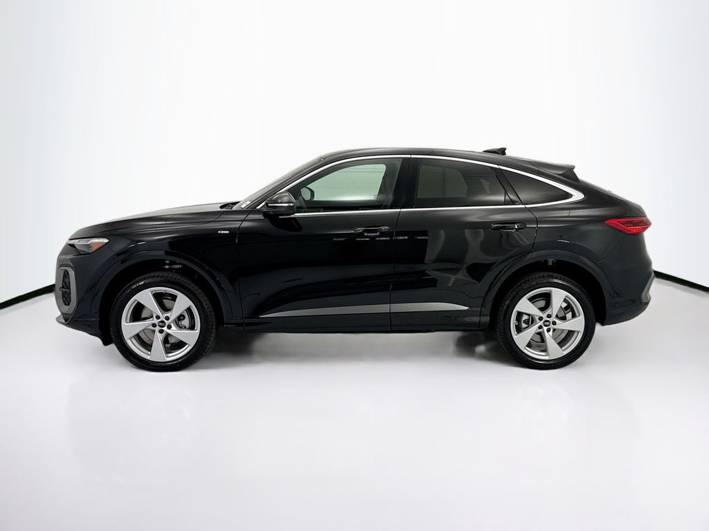 Thumbnail: 2026 Audi Q5 - 8