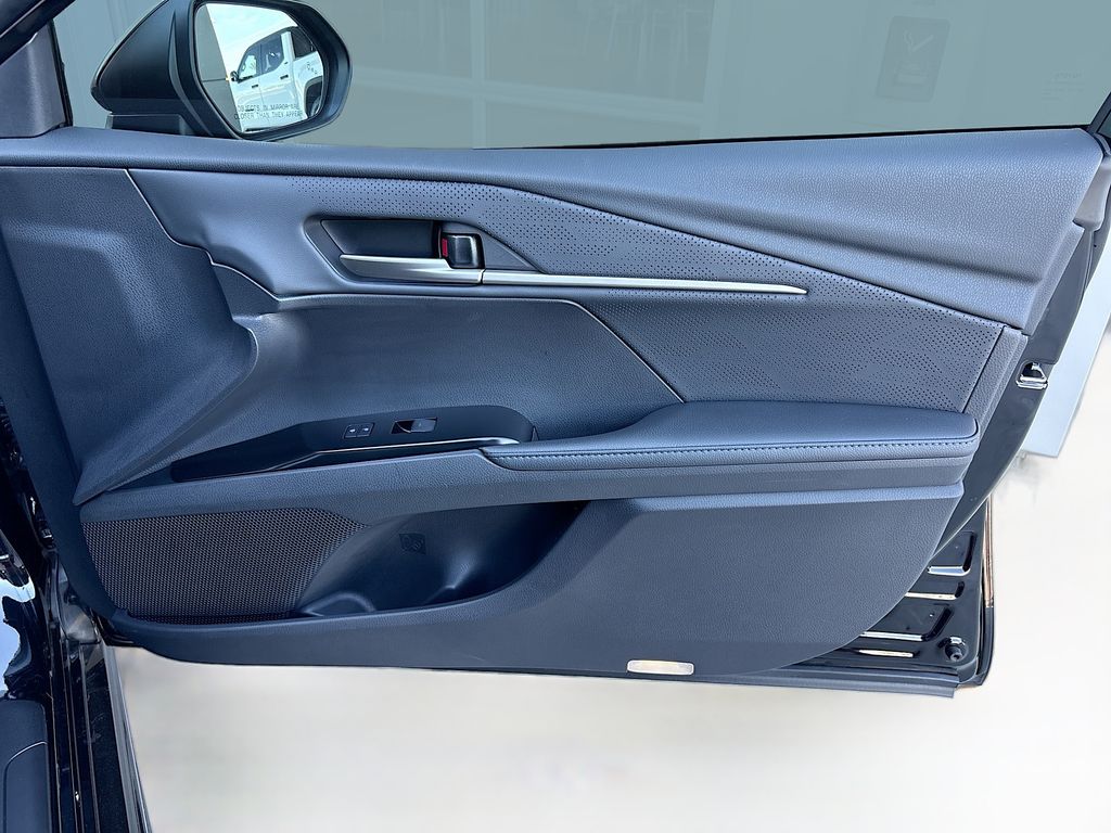 Thumbnail: 2025 Toyota Camry - 24