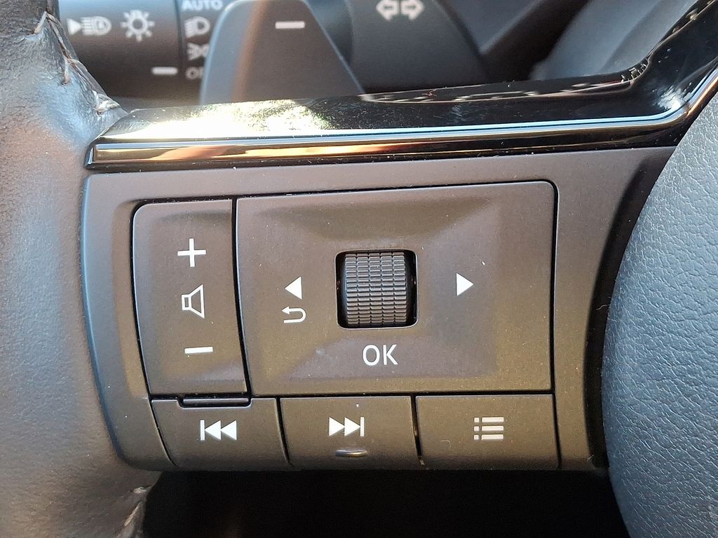 Thumbnail: 2022 Nissan Rogue - 22