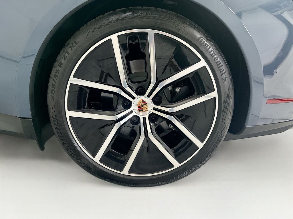 Thumbnail: 2026 Porsche Taycan - 31