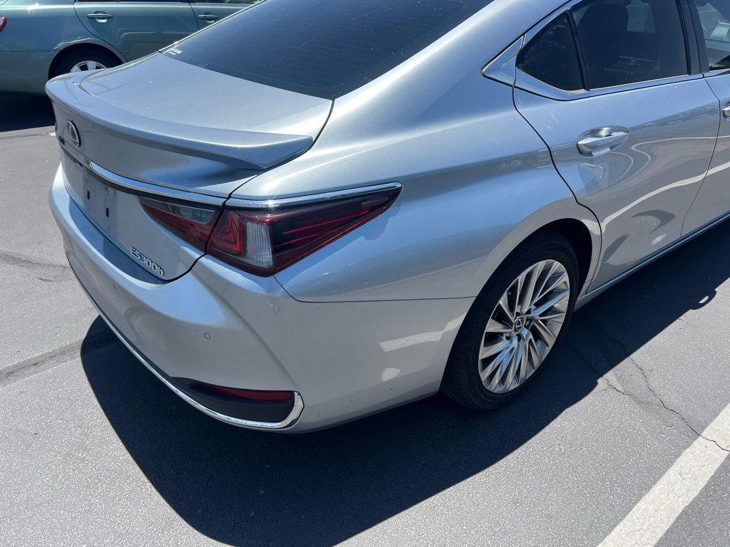 Thumbnail: 2023 Lexus ES - 5