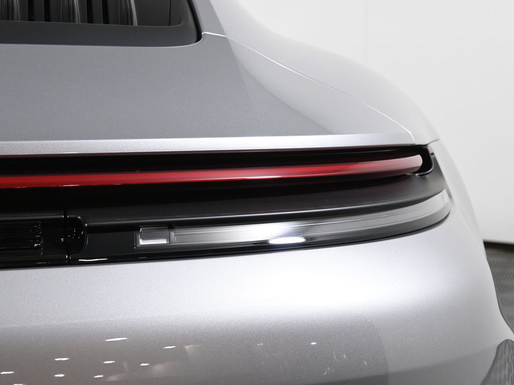 Thumbnail: 2026 Porsche 911 - 13