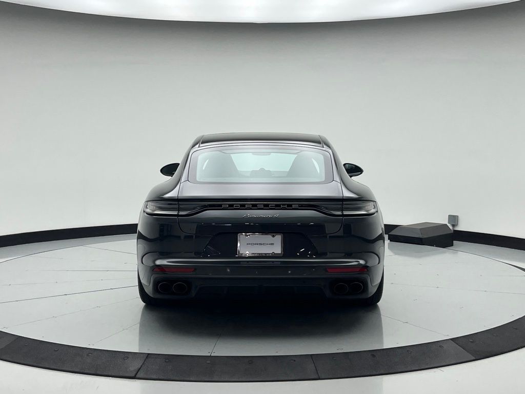 Thumbnail: 2023 Porsche Panamera - 10