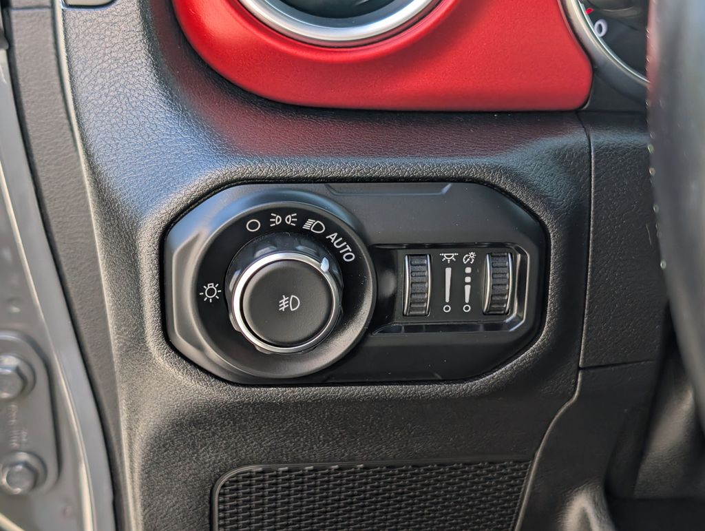 Used 2020 Gray Jeep Unlimited Rubicon image 29