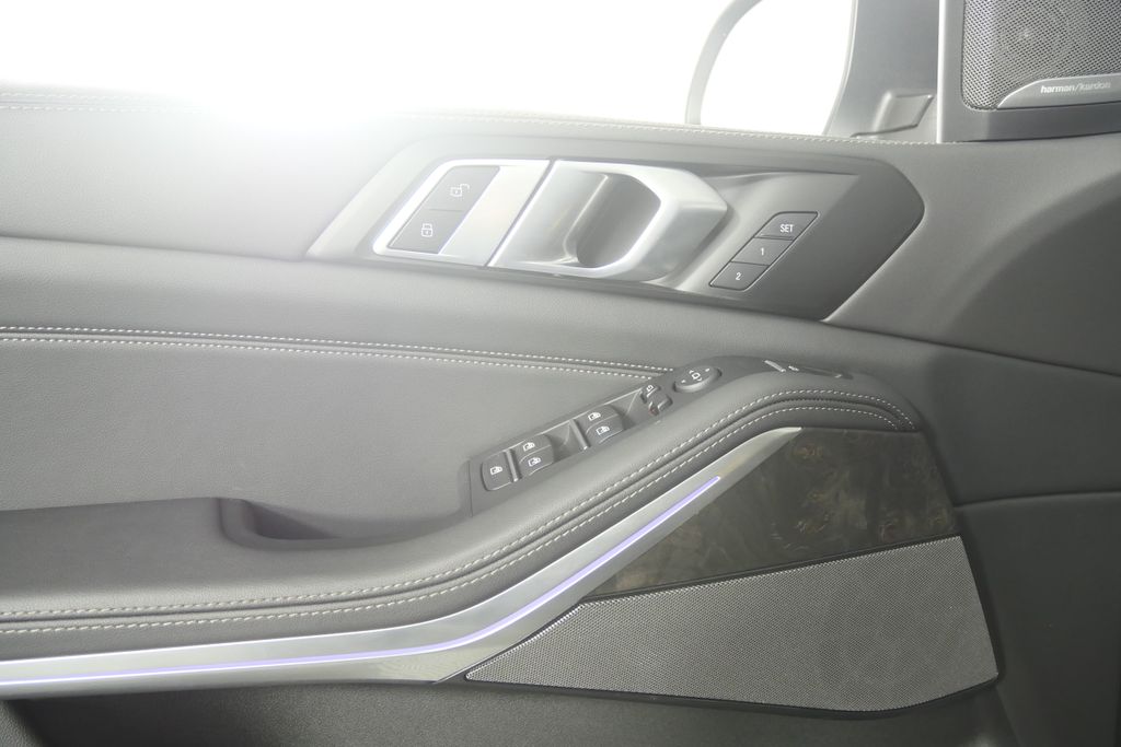 Thumbnail: 2026 BMW X5 - 8