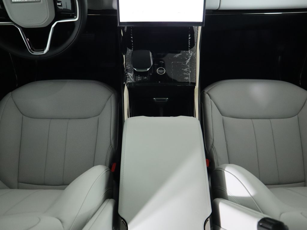 Thumbnail: 2025 Land Rover Range Rover Sport - 18