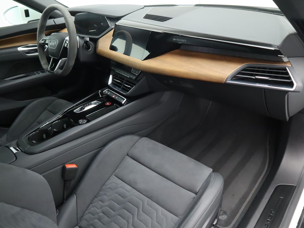 2022 Audi e-tron GT Premium Plus 18