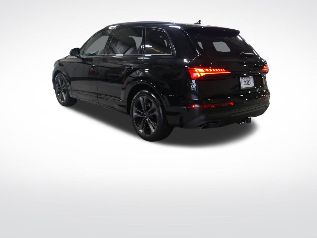 Thumbnail: 2026 Audi Q7 - 3