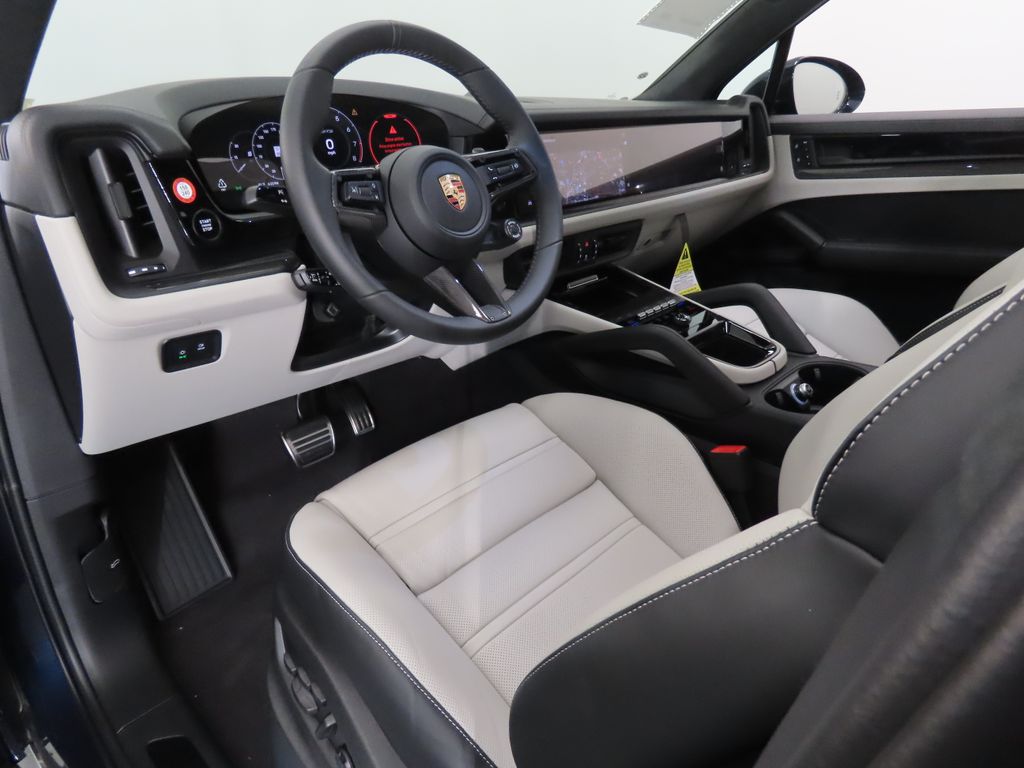 Thumbnail: 2026 Porsche Cayenne - 4