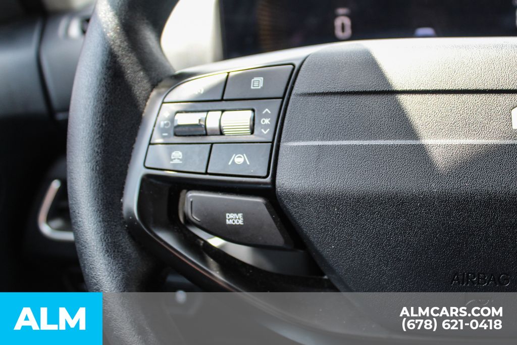 Used 2025 Red Kia LXS image 23