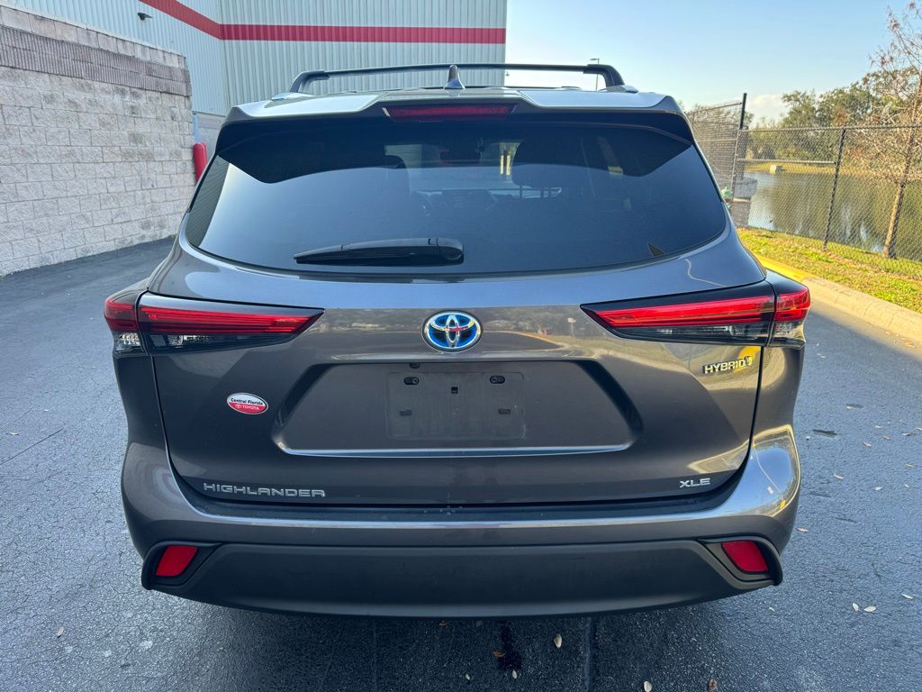 2021 Toyota Highlander XLE 4