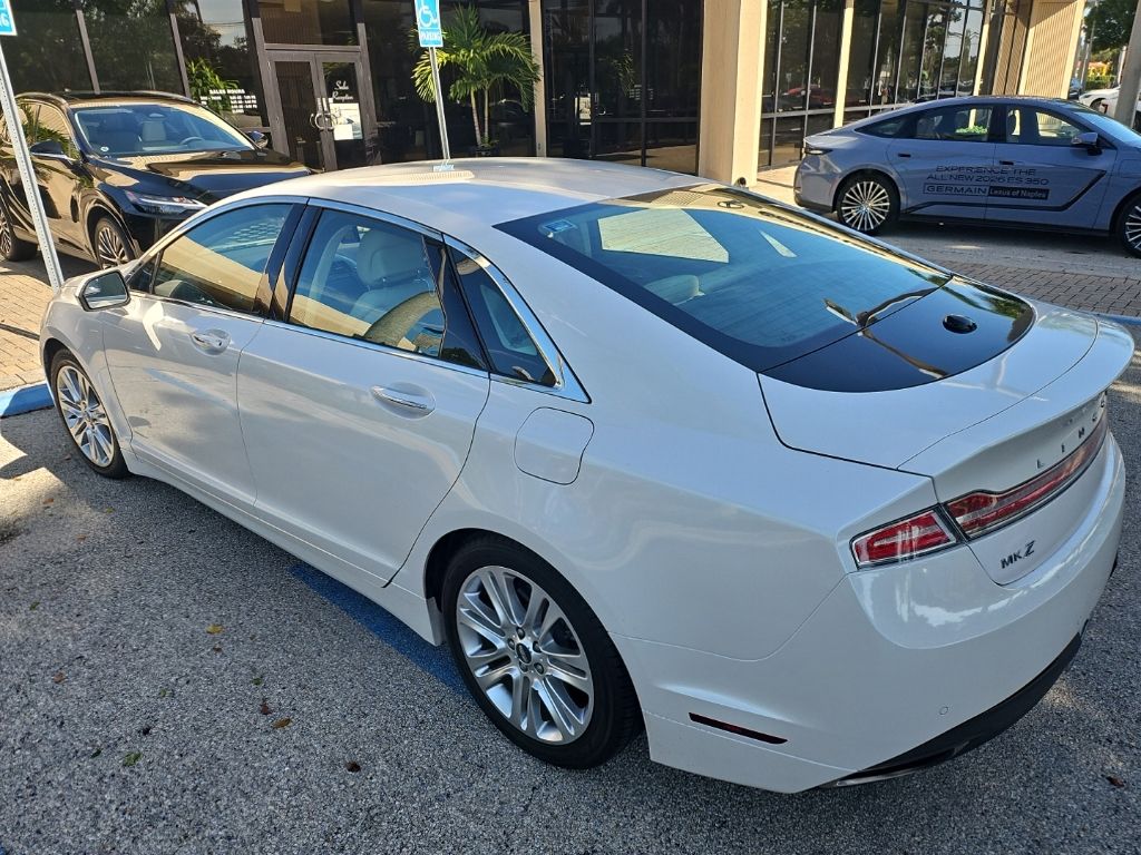 Used 2015 White Lincoln Base image 8