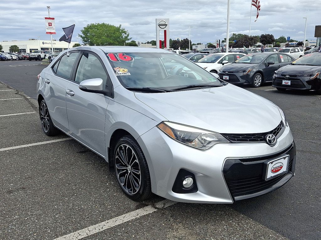 Thumbnail: 2016 Toyota Corolla - 3