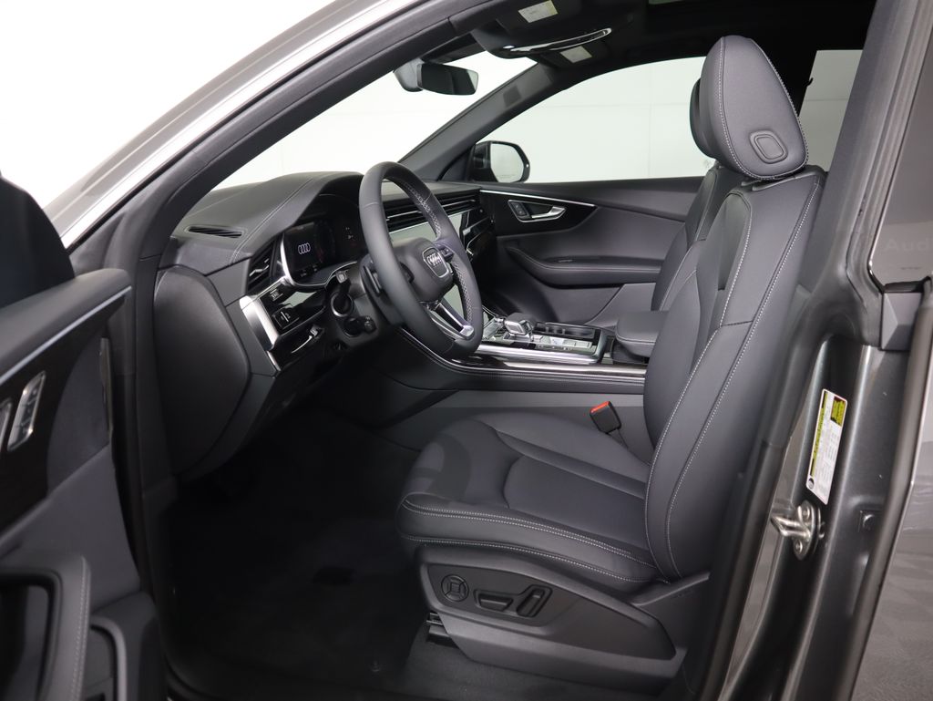 Thumbnail: 2026 Audi Q8 - 20