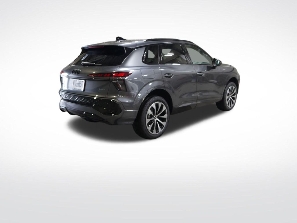 Thumbnail: 2026 Audi Q3 - 5