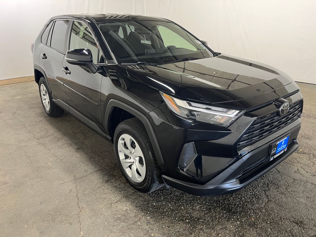 View vehicle photo 3