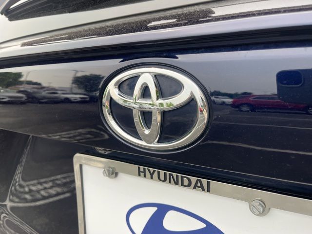 2023 Toyota RAV4 XLE 10