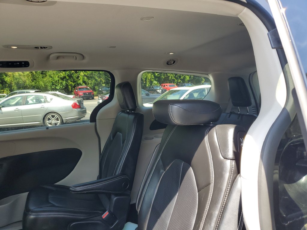 Used 2023 Chrysler Pacifica Van