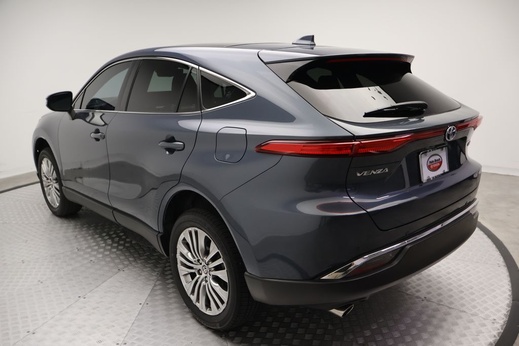 Thumbnail: 2023 Toyota Venza - 11