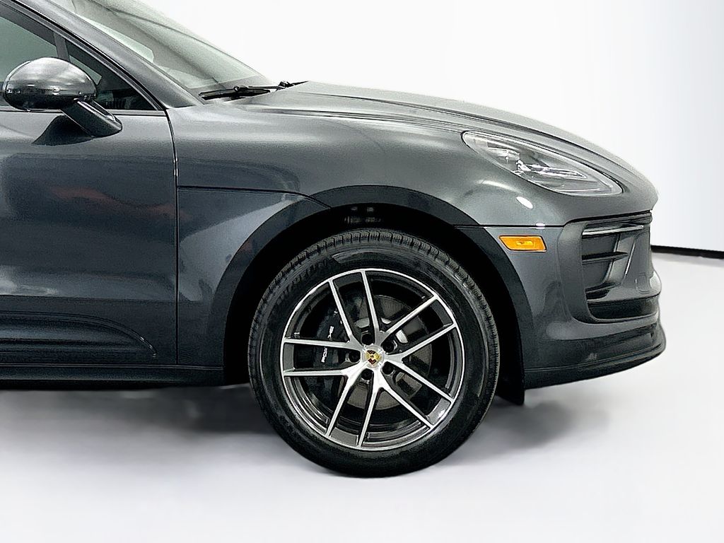 Thumbnail: 2026 Porsche Macan - 11