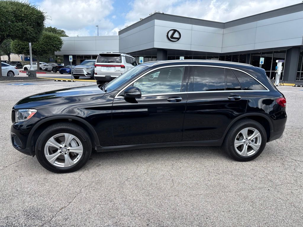 Thumbnail: 2017 Mercedes-Benz GLC - 2