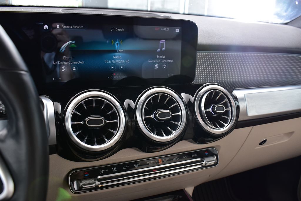 Thumbnail: 2022 Mercedes-Benz GLB - 18
