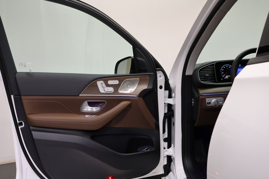 Thumbnail: 2026 Mercedes-Benz GLE - 30