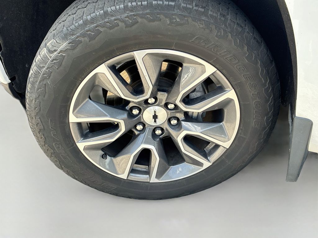Used 2021 White Chevrolet RST image 30