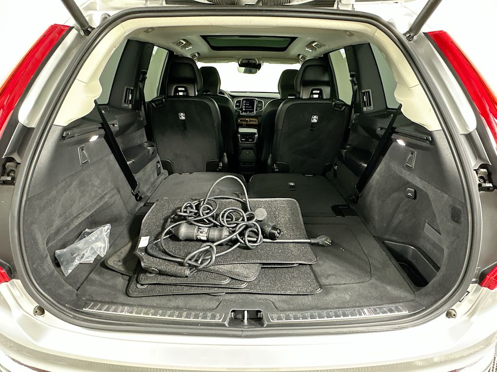 Thumbnail: 2022 Volvo XC90 - 27