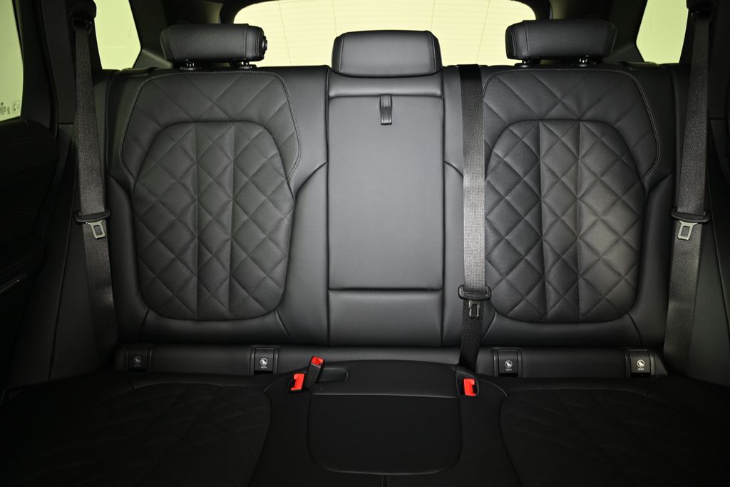 Thumbnail: 2026 BMW X5 - 25