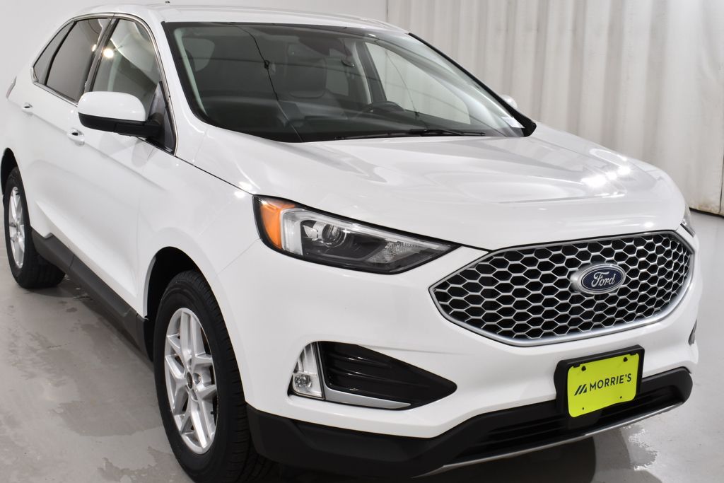 Used 2023 White Ford SEL image 4