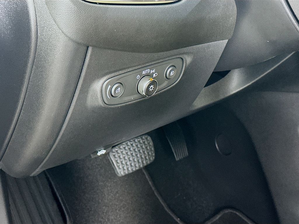 Thumbnail: 2023 Chevrolet Equinox - 10