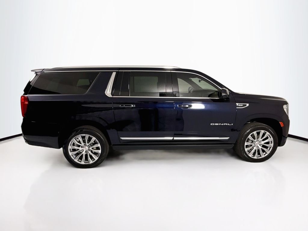 Thumbnail: 2023 GMC Yukon XL - 4