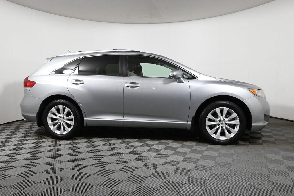2015 Toyota Venza LE 8